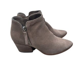Vince Camuto Nethera Suede Perforated Booties Block Heel Zippered Size 6 1/2 M